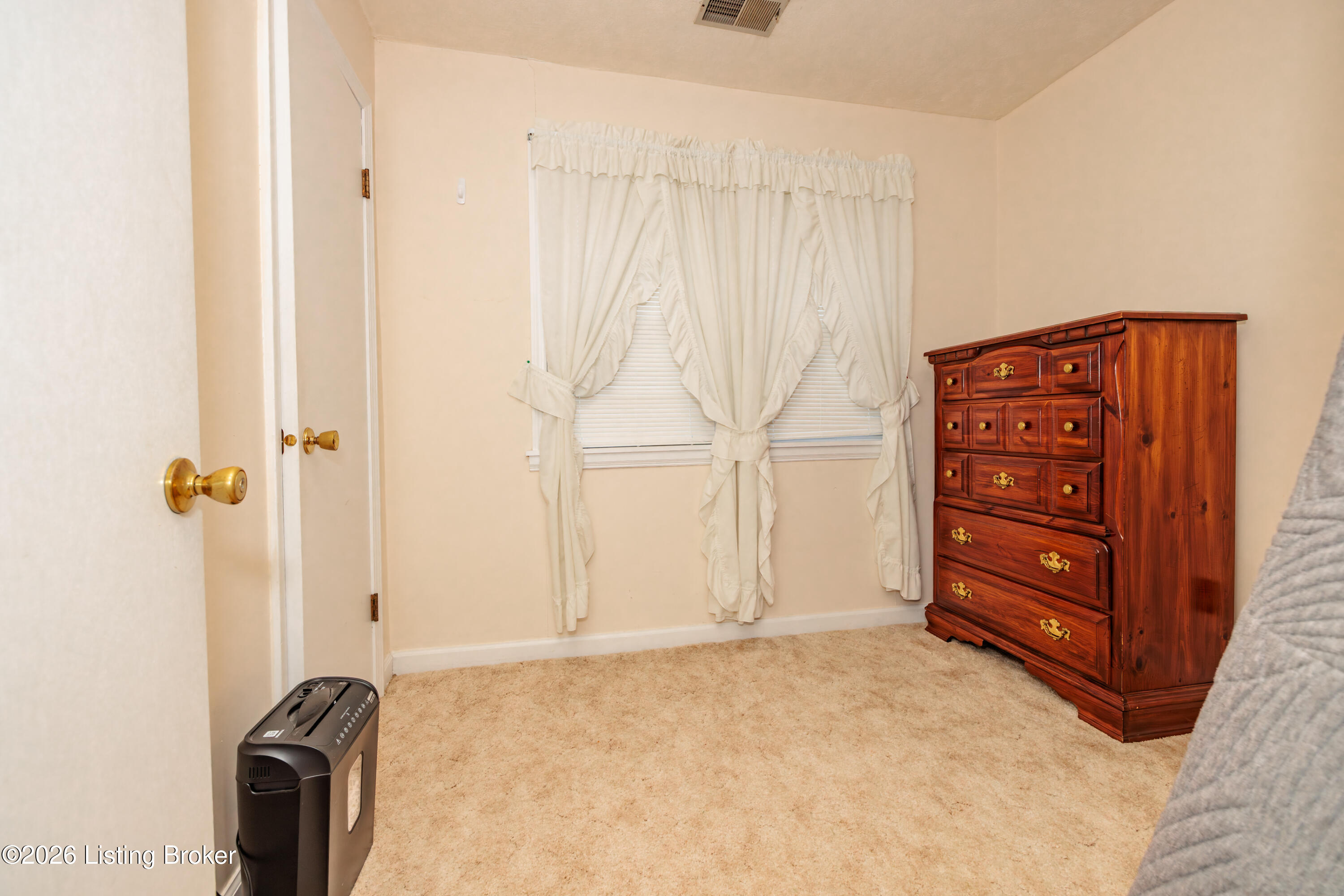 828 West Elm Road Radcliff, KY 40160 - Photo 19 of 36 BO0A5300