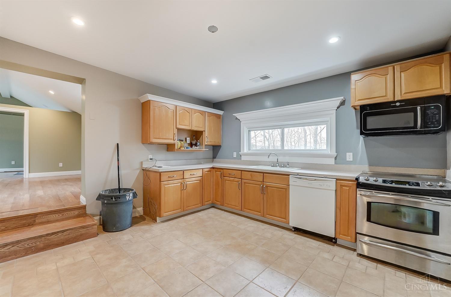 7880 Keister Road Middletown, OH 45042 - Photo 16 of 38
