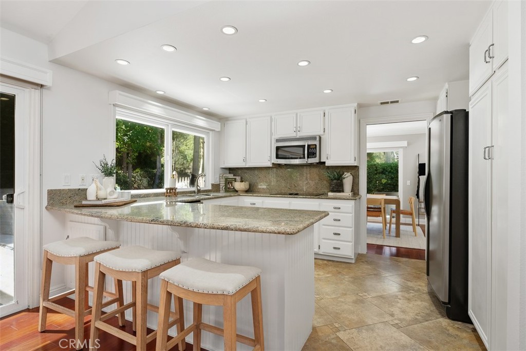 14 Rolling Brook Irvine, CA 92603 - Photo 15 of 37