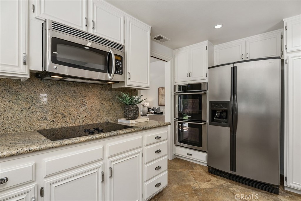 14 Rolling Brook Irvine, CA 92603 - Photo 18 of 37