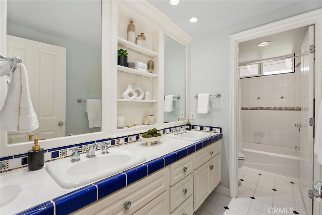 14 Rolling Brook Irvine, CA 92603 - Photo 30 of 37