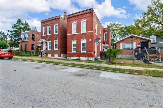 $205,000 | 3736 Oregon Avenue, St. Louis, MO 63118