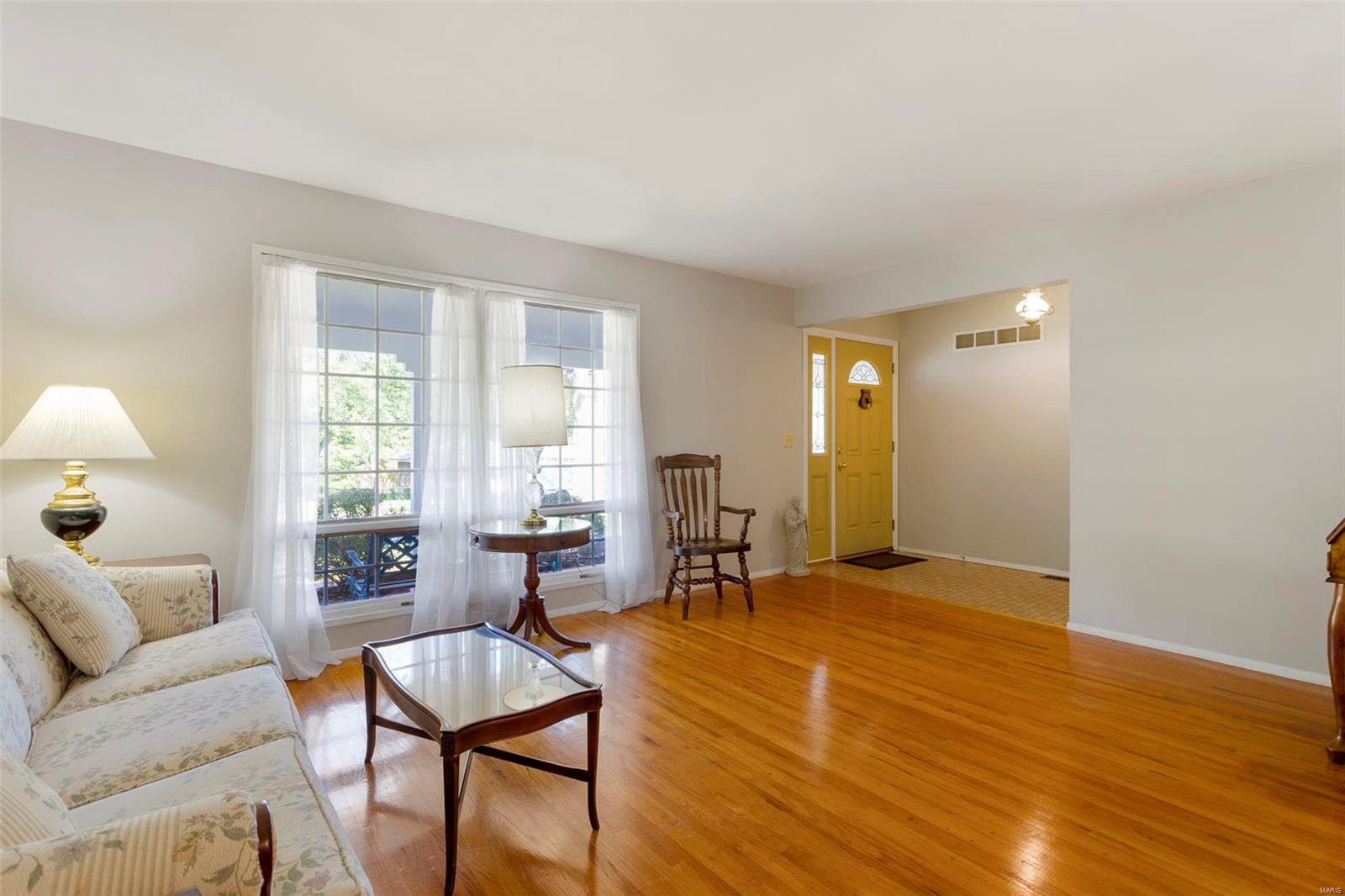 2560 Derhake Road Florissant, MO 63033 - Photo 3 of 31 Gallery Image 3