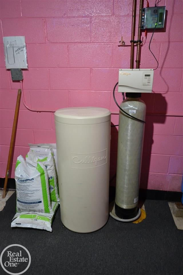 9465 Weber Road Columbus, MI 48063 - Photo 17 of 27 Water Softener