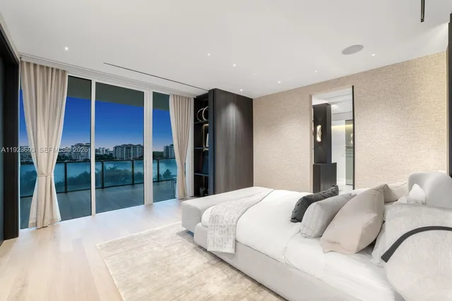 a view of a water fountain in front of building