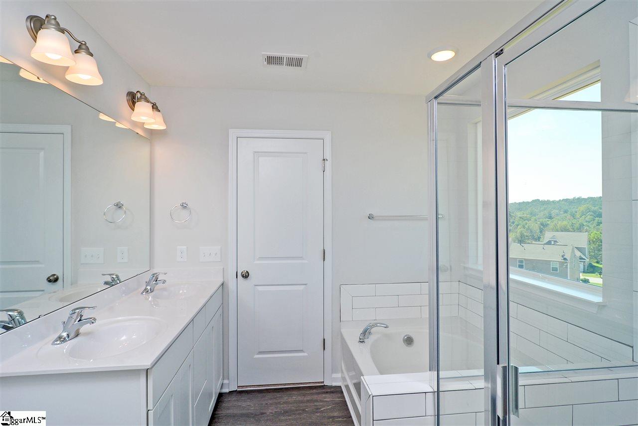 424 Basalt Court Easley, SC 29642 - Photo 13 of 19 Gallery Image 13