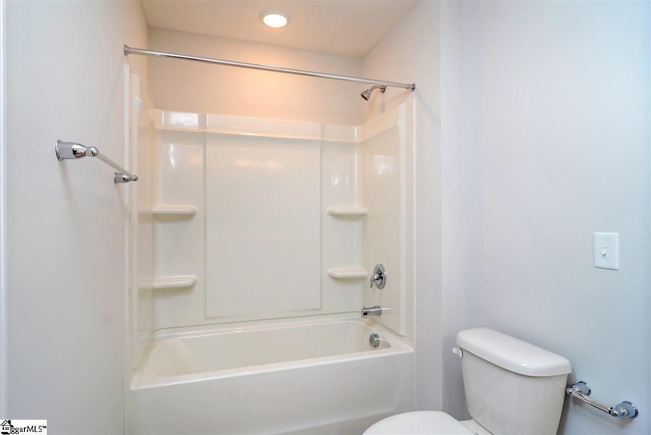 424 Basalt Court Easley, SC 29642 - Photo 17 of 19 Gallery Image 17