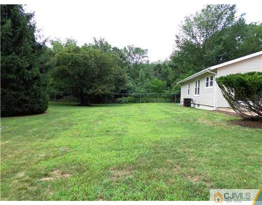 7 Hawthorne Road Piscataway, NJ 08854 - Photo 13 of 15 Gallery Image 13