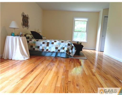 7 Hawthorne Road Piscataway, NJ 08854 - Photo 6 of 15 Gallery Image 6