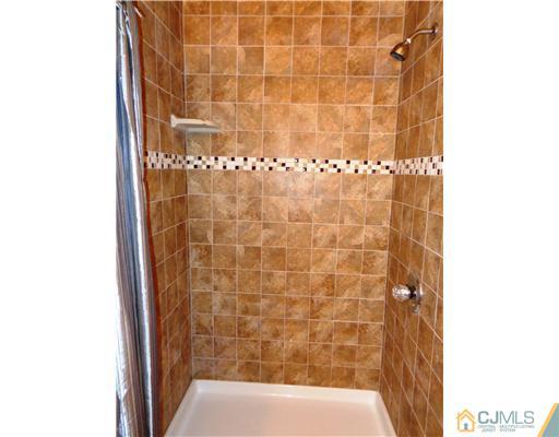 7 Hawthorne Road Piscataway, NJ 08854 - Photo 9 of 15 Gallery Image 9
