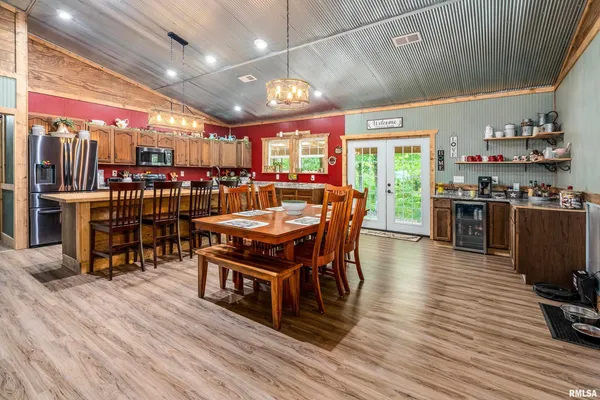 $725,000 | 2196 Wilderness Retreat Road, Jonesboro, IL 62952