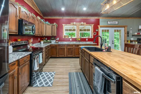 $725,000 | 2196 Wilderness Retreat Road, Jonesboro, IL 62952