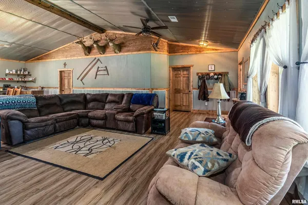 $725,000 | 2196 Wilderness Retreat Road, Jonesboro, IL 62952