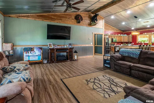 $725,000 | 2196 Wilderness Retreat Road, Jonesboro, IL 62952