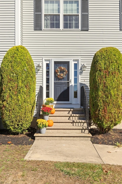 79 Spencer Knowles Road Rowley, MA 01969 - Photo 3 of 42 Gallery Image 3