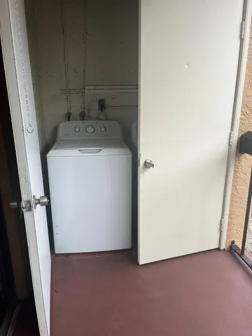 $1,900 | 6053 10th Avenue North, Unit 237, Greenacres, FL 33463