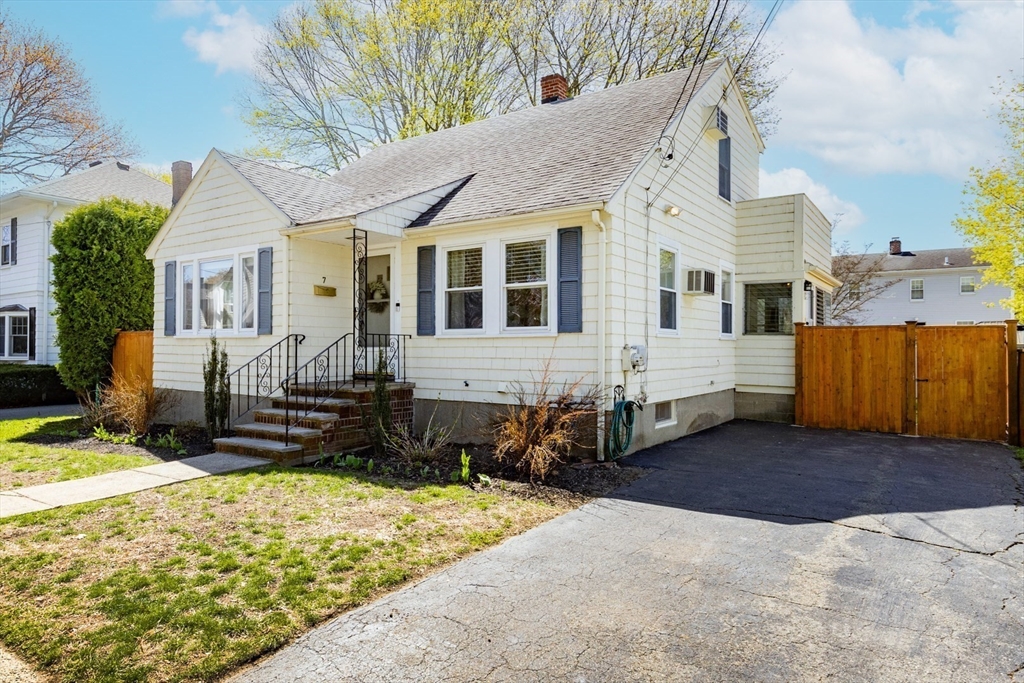 7 Linden Road Peabody, MA 01960 - Photo 1 of 38
