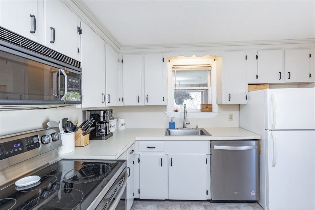 7 Linden Road Peabody, MA 01960 - Photo 19 of 38