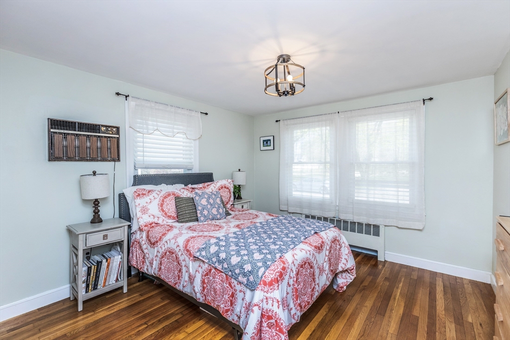 7 Linden Road Peabody, MA 01960 - Photo 4 of 38