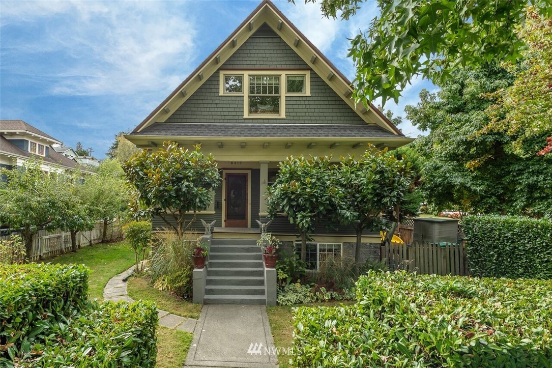 6417 Linden Avenue North Seattle, WA 98103 - Photo 1 of 25 Gallery Image 1