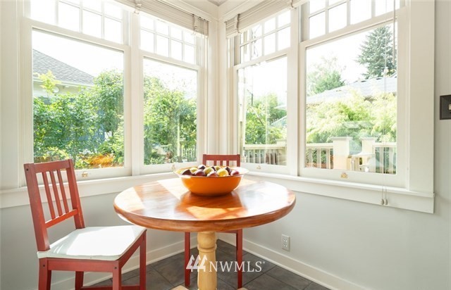 6417 Linden Avenue North Seattle, WA 98103 - Photo 14 of 25 Gallery Image 14