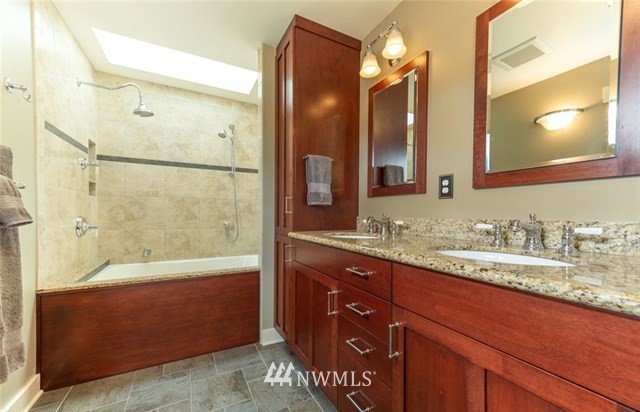 6417 Linden Avenue North Seattle, WA 98103 - Photo 17 of 25 Gallery Image 17