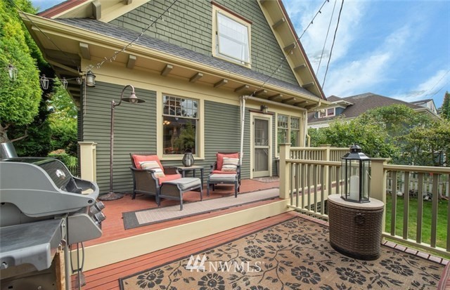 6417 Linden Avenue North Seattle, WA 98103 - Photo 24 of 25 Gallery Image 24