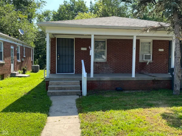 $745 | 1111 Medford Avenue, Indianapolis, IN 46222