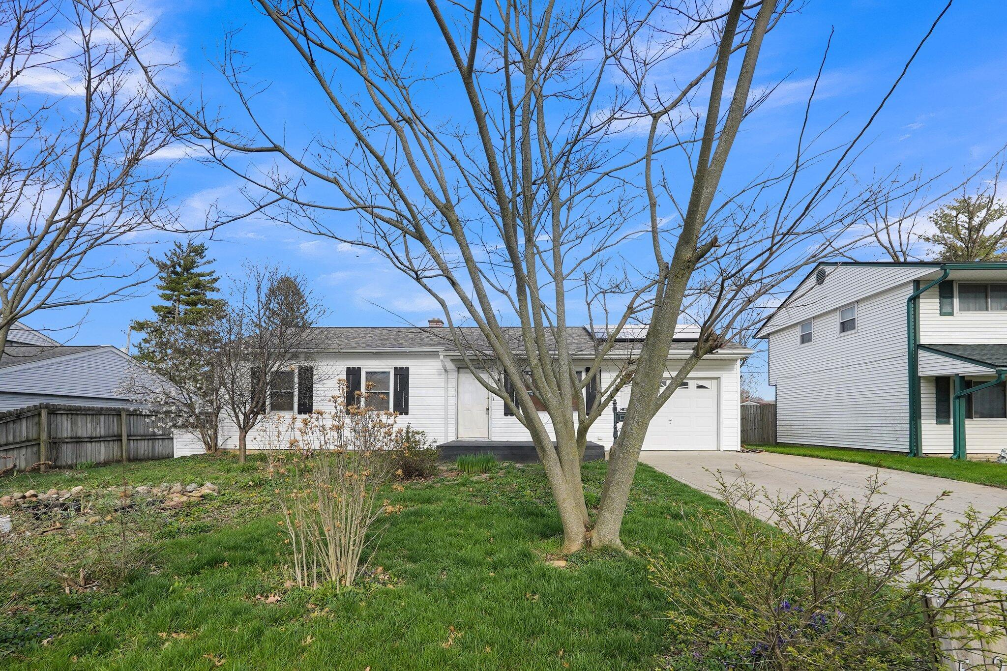 5274 Rampart Road Columbus, OH 43207 - Photo 2 of 27 2-web-or-mls-5274-rampart-rd