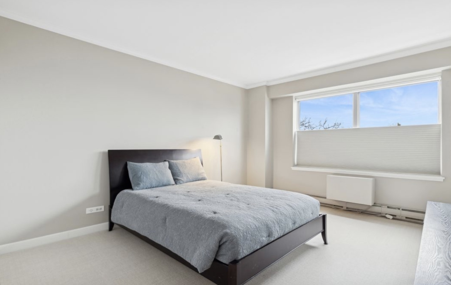 1440 Sheridan Road, Unit 501 Wilmette, IL 60091 - Photo 11 of 20 a bedroom with a bed and window
