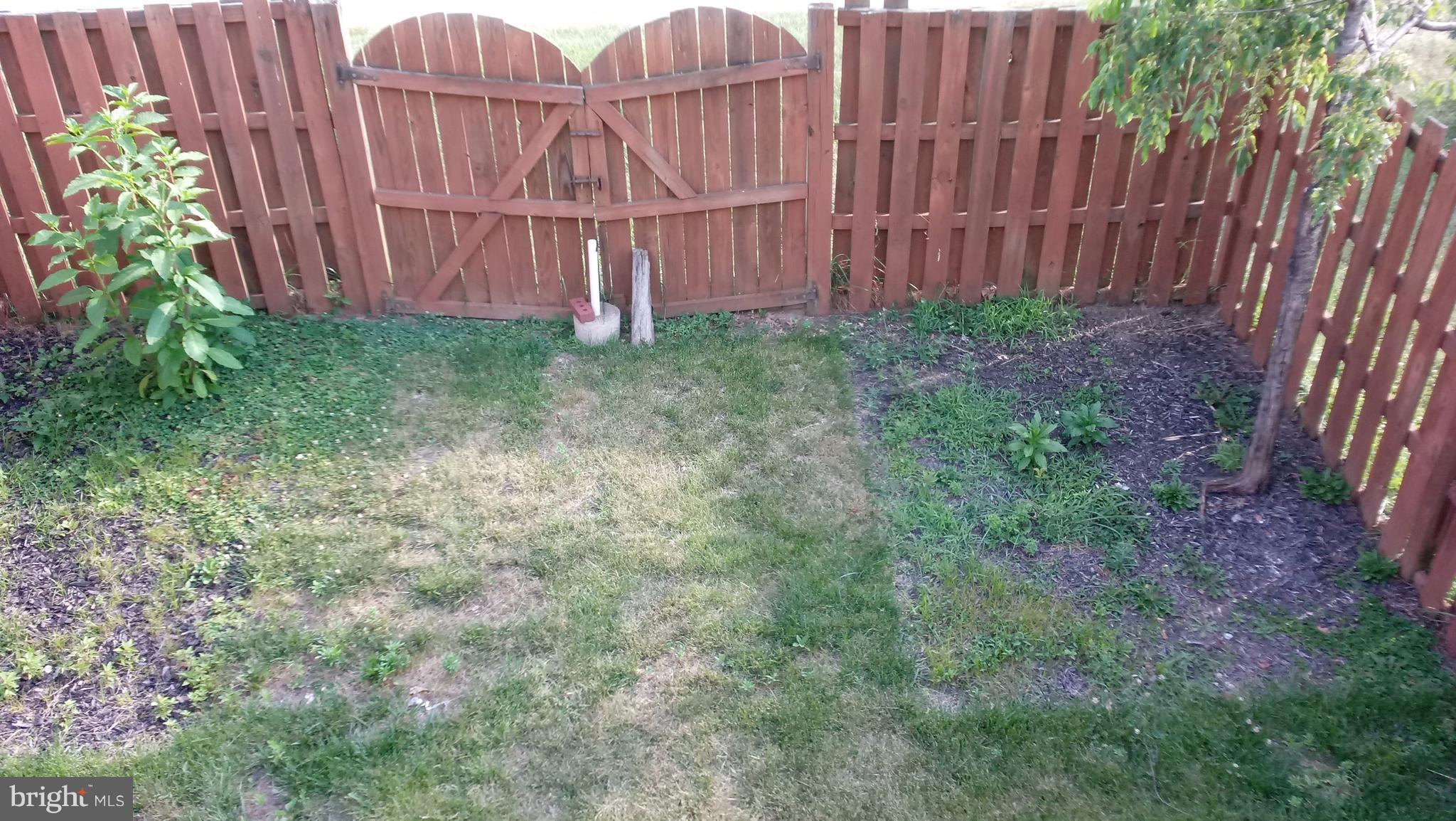 6312 Greenfield Road Elkridge, MD 21075 - Photo 10 of 15 Fenced Yard