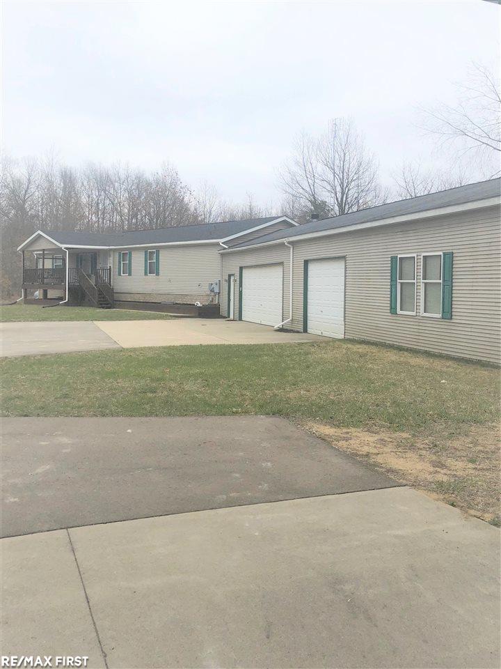 3275 Barnes Lake Road Columbiaville, MI 48421 - Photo 5 of 58 31345774-4.JPG