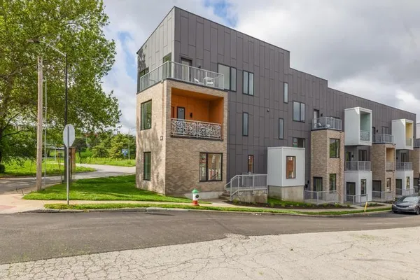 $696,768 | 1033 Pacific Street, Kansas City, MO 64106