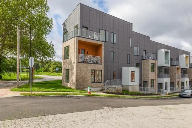 $696,768 | 1033 Pacific Street, Kansas City, MO 64106