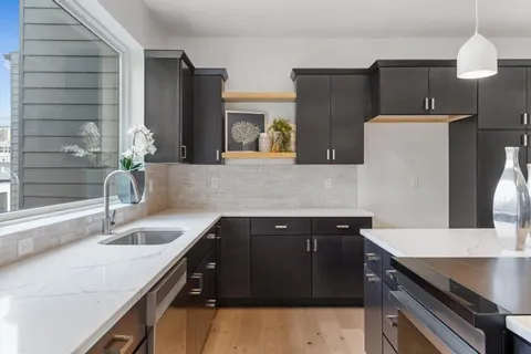 $696,768 | 1033 Pacific Street, Kansas City, MO 64106