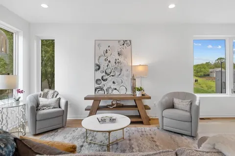 $696,768 | 1033 Pacific Street, Kansas City, MO 64106