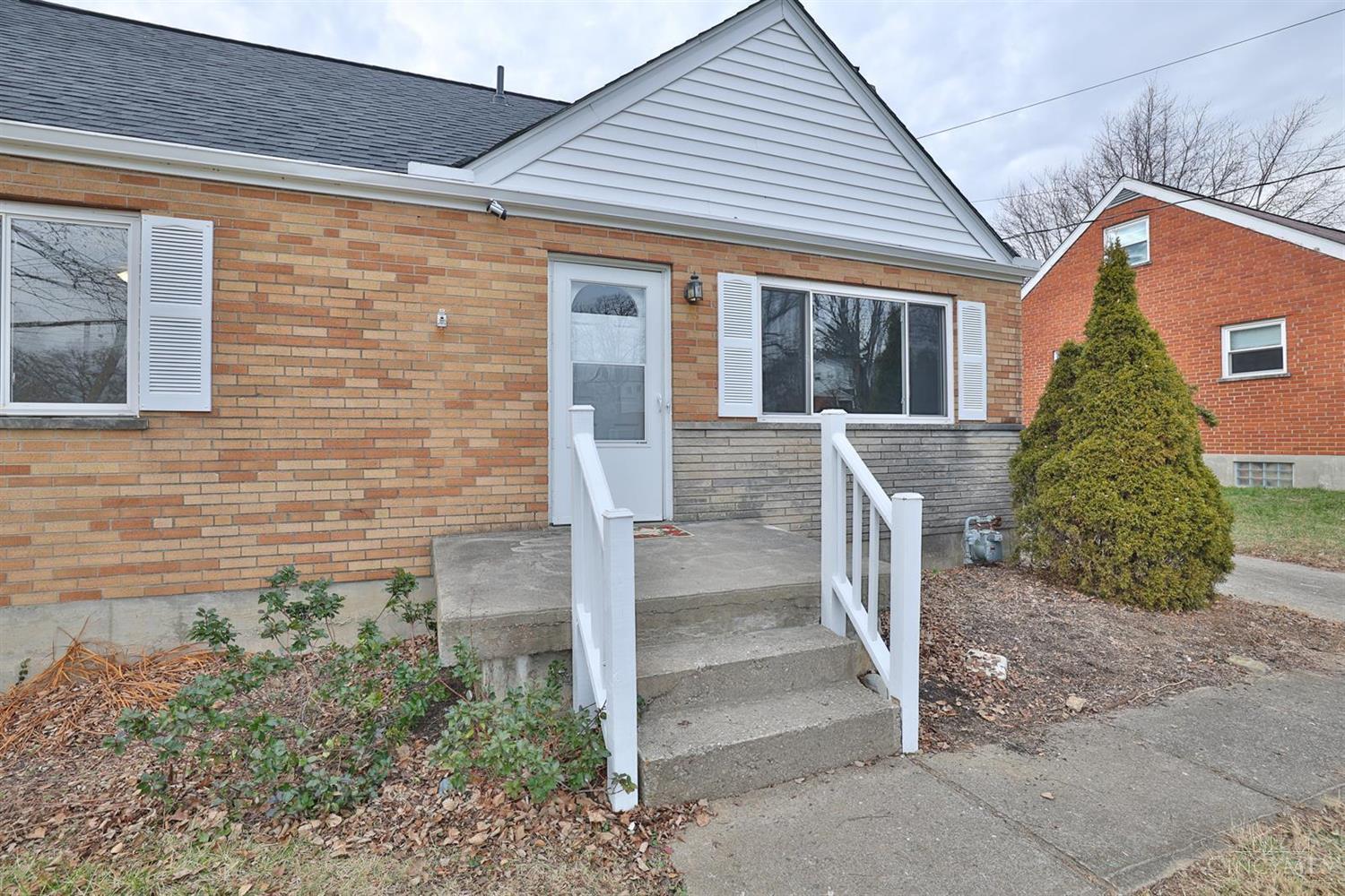 10669 Plainfield Road Sharonville, OH 45241 - Photo 4 of 29