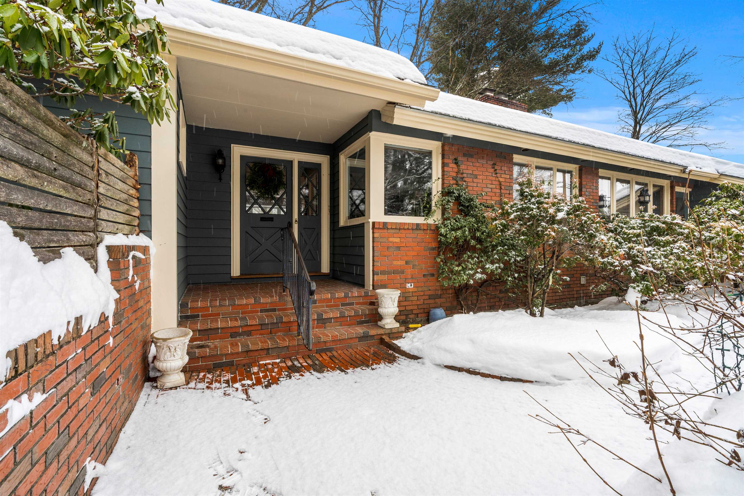 151 North Acres Road Manchester, NH 03104 - Photo 8 of 51 Gallery Image 8