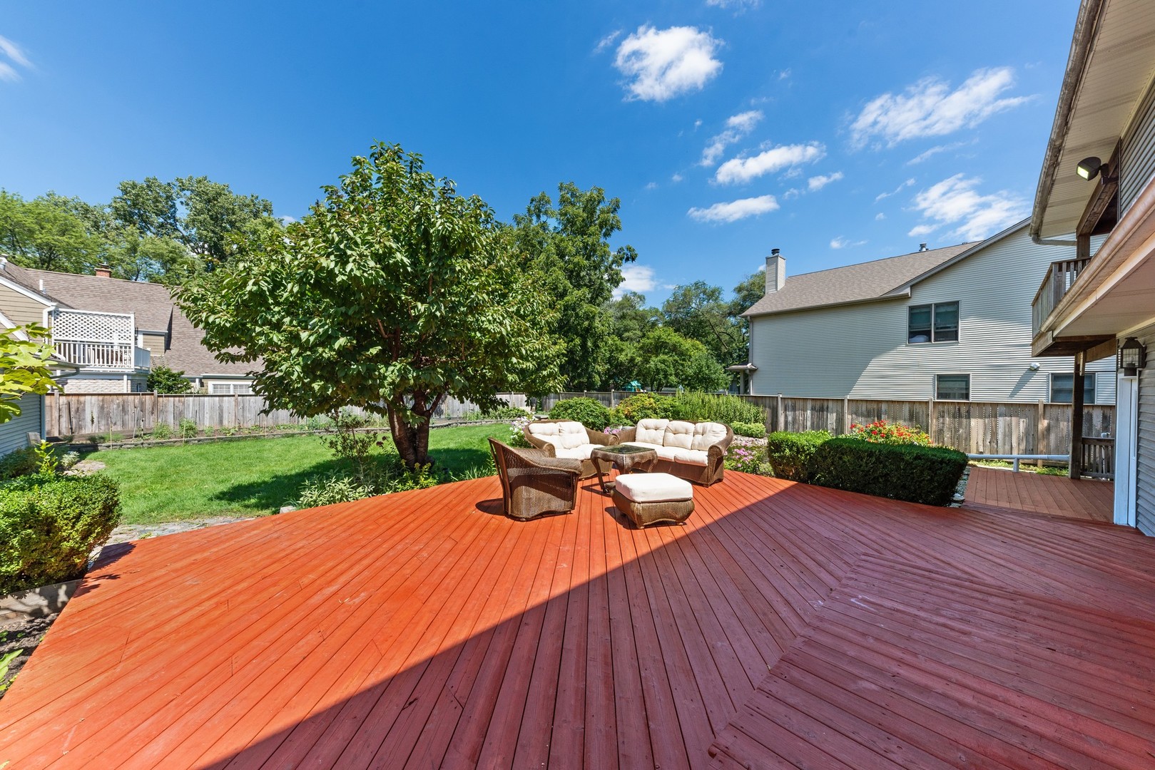 3080 Koepke Road Northbrook, IL 60062 - Photo 36 of 66 a backyard of a house with table and chairs