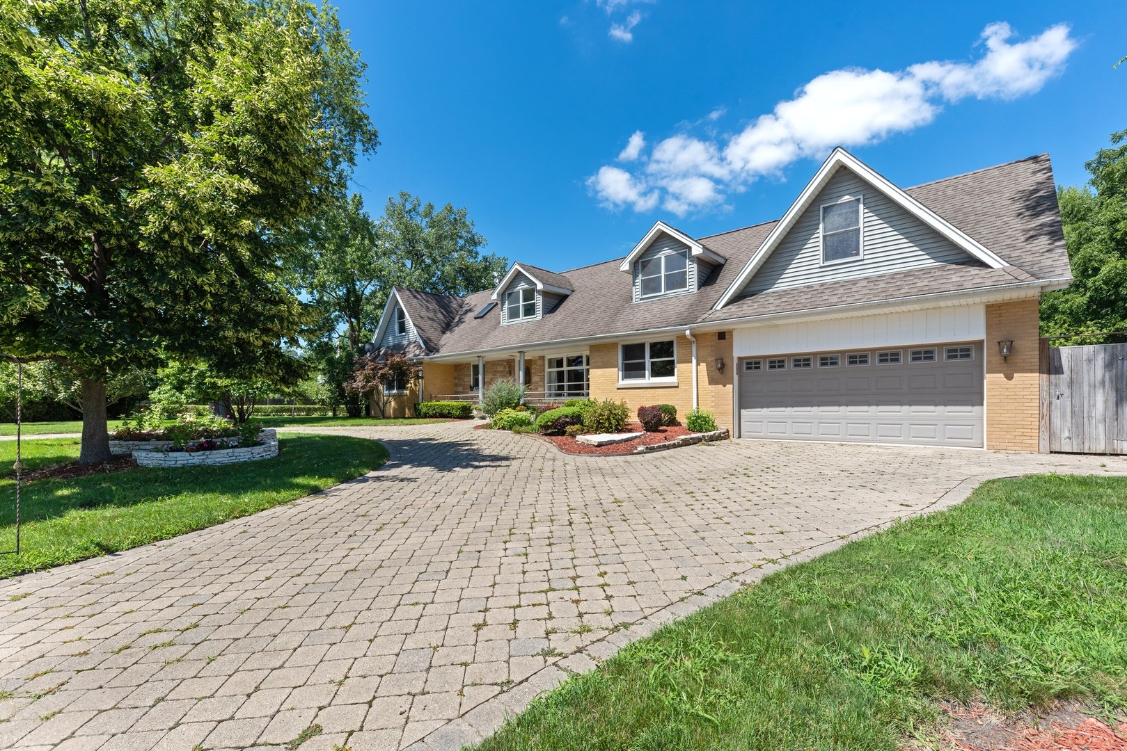3080 Koepke Road Northbrook, IL 60062 - Photo 46 of 66 a front view of a house with yard and green space
