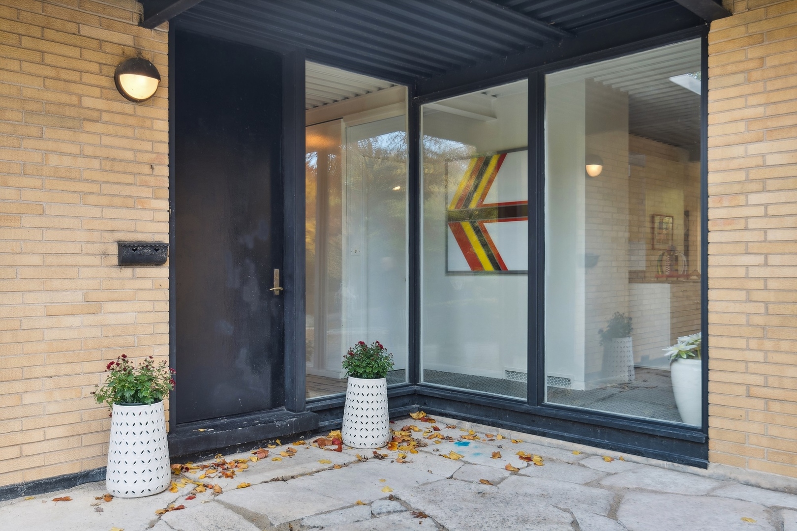 264 Cedar Lane Glencoe, IL 60022 - Photo 2 of 28 a view of a entryway door front of house