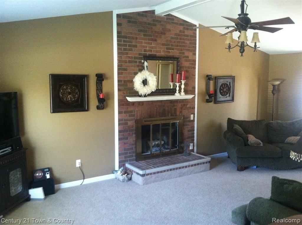 2267 Highsplint Drive Rochester, MI 48307 - Photo 7 of 29 Huge Cathedral Great Room
