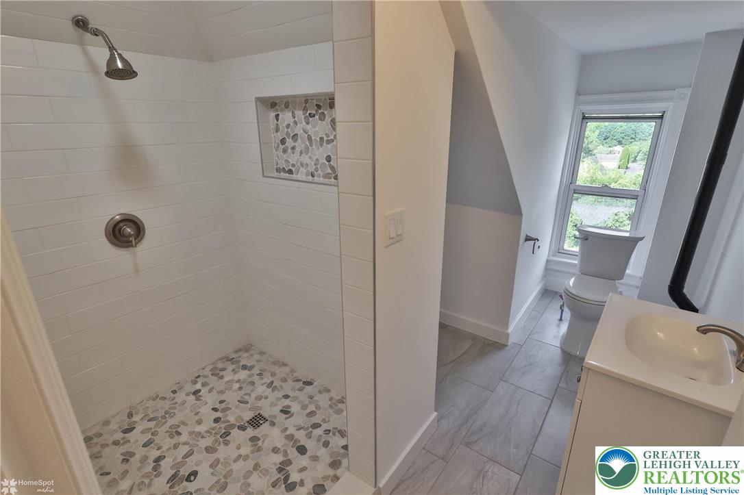 1660 Main Street Hellertown, PA 18055 - Photo 25 of 30