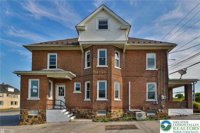 $2,400 | 1660 Main Street, Hellertown, PA 18055