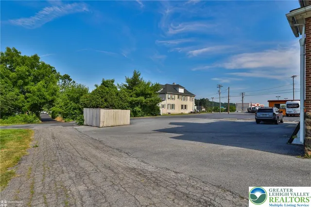 $2,400 | 1660 Main Street, Hellertown, PA 18055