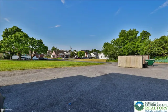 $2,400 | 1660 Main Street, Hellertown, PA 18055