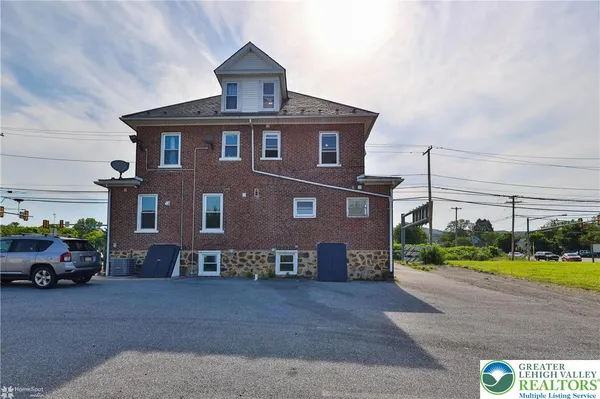 $2,400 | 1660 Main Street, Hellertown, PA 18055