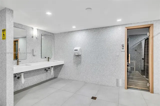 $13,000 | 11 Island Avenue, Unit 2107, Miami Beach, FL 33139