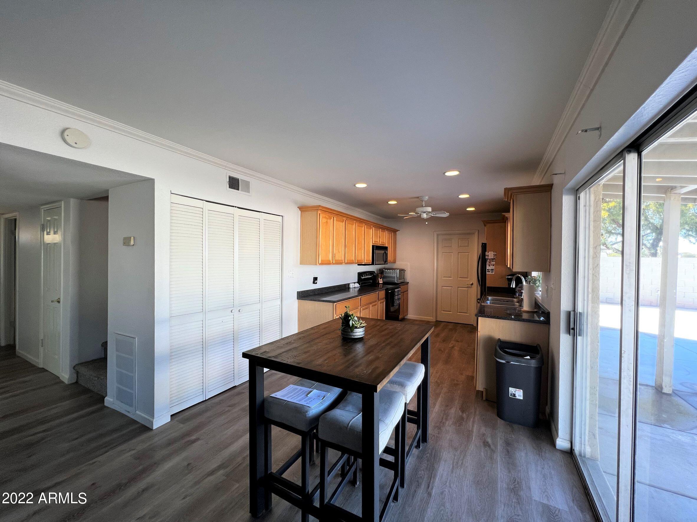 4634 West Calavar Road Glendale, AZ 85306 - Photo 10 of 26 Dining in Kitchen