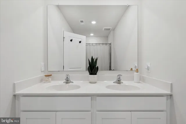 $450,000 | 38518 Ketch Drive, Selbyville, DE 19975